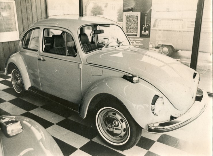 Bill Jones, 8 x 10 semi glossy, 1970, silver print with reflective overlay, 8x10 in.